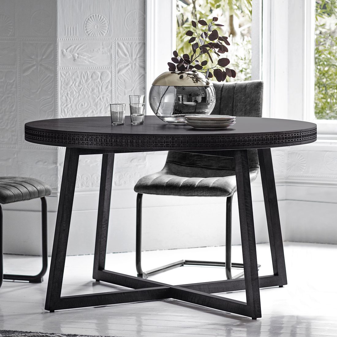 Carved Round Dining Table Black, Round Dining Table Black